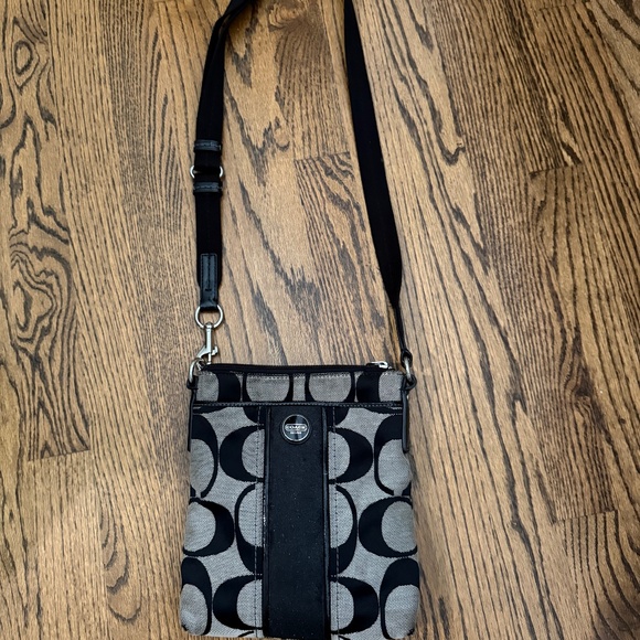 Coach Purse - Picture 1 of 2